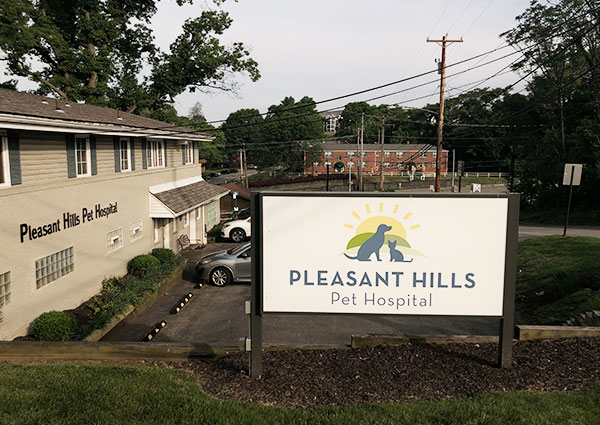 Carousel Slide 2: Pleasant Hills Pet Hospital Exterior